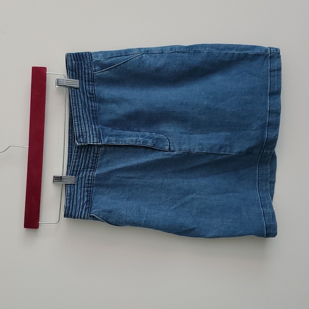 Forever 21 Contemporary denim pencil skirt hidden clasp zipper fly size Medium